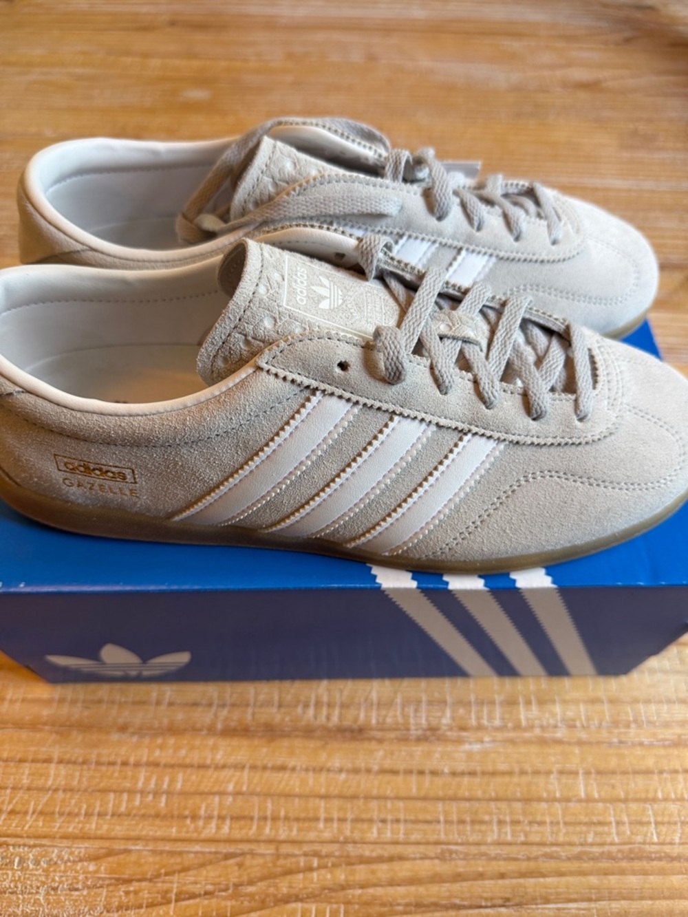 adidas Gazelle Lo Pro W Suede Sneakers light Grey
